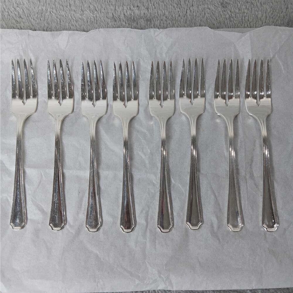 Set of 8 Oneida Silversmiths Silver Plate Clairhill-Fairhill Salad Forks